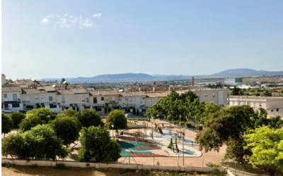 Chalet adosado en venta en calle Ciudad de Cáceres, Antequera