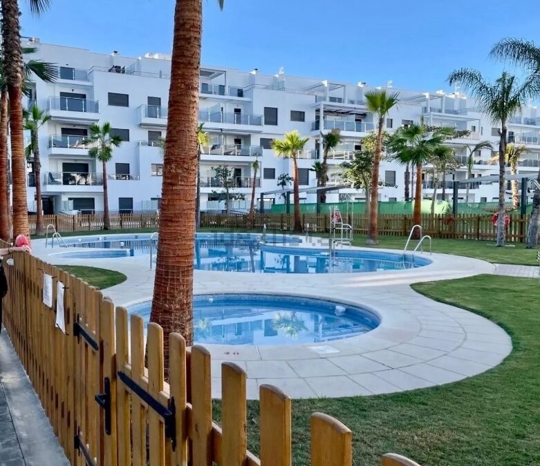 Piso en venta en calle Rector Federico Mayor Zaragoza, Playa Granada Motril